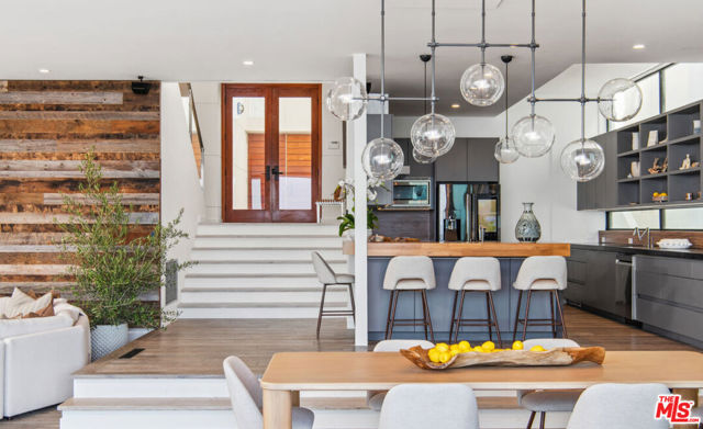 26814 Malibu Cove Colony Drive, Malibu CA: https://media.crmls.org/mediaz/73f79073-a223-4906-99c7-fa54334d94c5.jpg