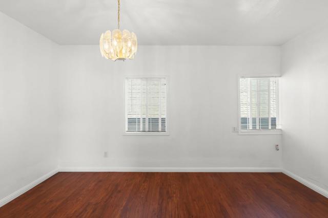 1049 55th Street, Emeryville CA: https://media.crmls.org/mediaz/73f94007-d973-4d0a-8b62-f54ca615c5e3.jpg