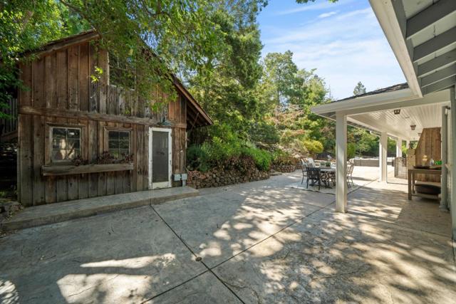 1353 Edgewood Road, Redwood City CA: https://media.crmls.org/mediaz/73f95b72-3e13-41f2-a512-2c5546ccf516.jpg