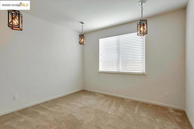 809 BLUESTONE DR, Oakley CA: https://media.crmls.org/mediaz/73f9649e-8735-4c85-9875-e07d347fd1e8.jpg