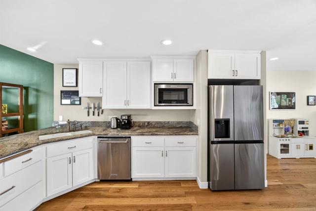 Detail Gallery Image 7 of 55 For 4557 Toni Ln, La Mesa,  CA 91942 - 3 Beds | 2 Baths