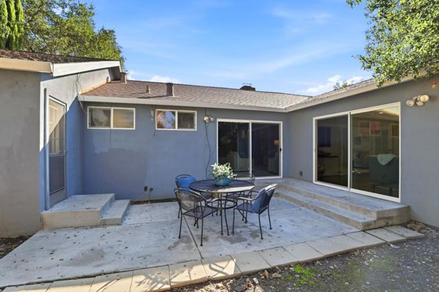 15581 Flintridge Drive, Los Gatos CA: https://media.crmls.org/mediaz/73f99938-e654-4d01-86a1-1160c5ea694f.jpg