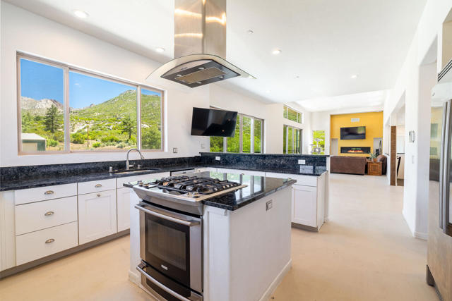Image 35 of 83 For 28990 Bonita Vista Road