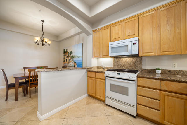2701 Via Calderia, Palm Desert CA: https://media.crmls.org/mediaz/73fb9740-2092-4592-b4c3-4b8ffd58e868.jpg