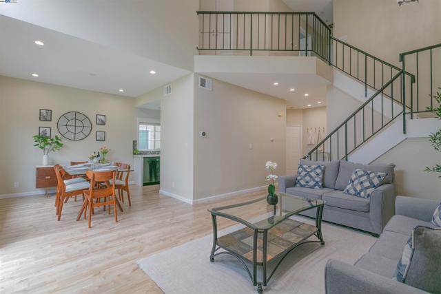 37076 Saint Edwards St, Newark CA: https://media.crmls.org/mediaz/73fbe1e7-4cc4-447e-931c-dd903601aecd.jpg