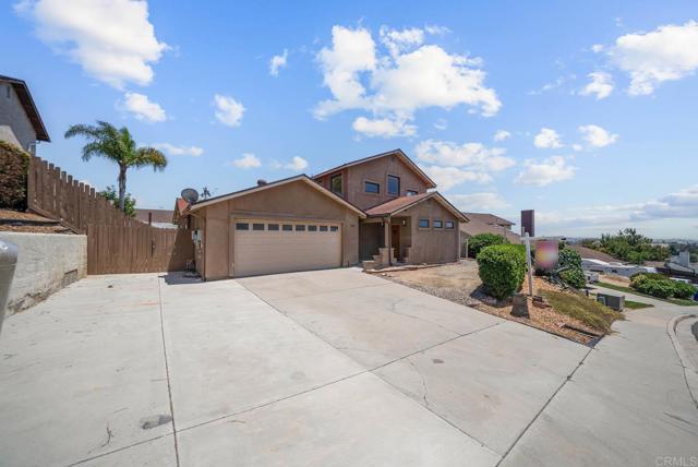 7439 Carrie Ridge Way, San Diego CA: https://media.crmls.org/mediaz/73fc025e-8d82-42ae-99f2-849570e4645d.jpg