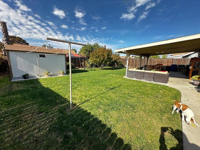 831 El Pinal Lane, Los Banos CA: https://media.crmls.org/mediaz/73fc25e3-6c24-46c3-8dd6-9495b6b1cb76.jpg