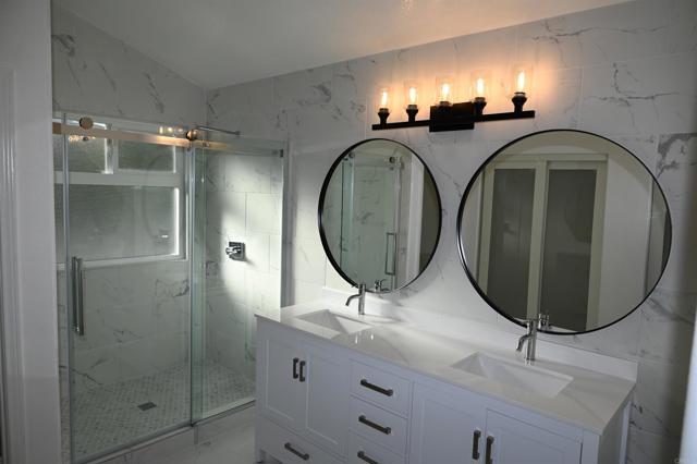 Detail Gallery Image 7 of 15 For 6706 Xana Way, Carlsbad,  CA 92009 - 4 Beds | 2/1 Baths