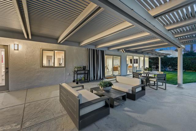 75322 Desert Park Drive, Indian Wells CA: https://media.crmls.org/mediaz/73fc6bc2-4a82-4ce5-98a7-a276711ec1ee.jpg