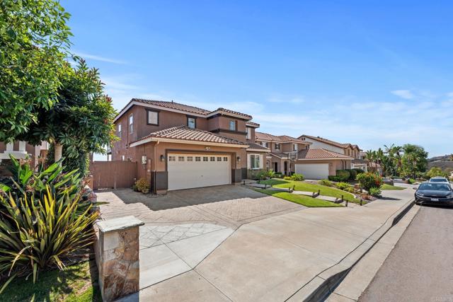 858 Via Barquero, San Marcos CA: https://media.crmls.org/mediaz/73fc9b78-7bf2-42a8-9481-cbd7efcf412e.jpg