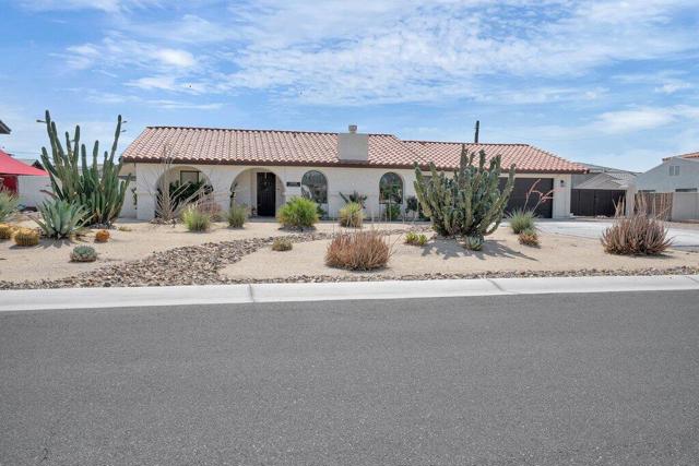 42680 Glass Drive, Bermuda Dunes CA: https://media.crmls.org/mediaz/73fcf2c6-a774-4258-8e58-903873018eff.jpg