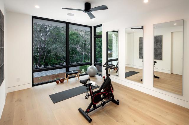 167 Almendral Avenue, Atherton CA: https://media.crmls.org/mediaz/73fd378a-8611-4285-9f82-71b42ce310ef.jpg