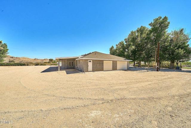 Detail Gallery Image 2 of 46 For 10298 Custer Ave, Lucerne Valley,  CA 92356 - 5 Beds | 2/1 Baths
