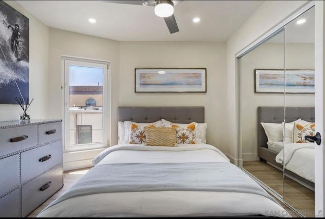 2820 Bayside Walk, San Diego CA: https://media.crmls.org/mediaz/73fe1e06-cbbd-4126-939f-d280e76d76be.jpg