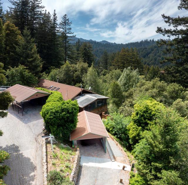 646 Blue Ridge Drive, Boulder Creek CA: https://media.crmls.org/mediaz/73fe23aa-39e2-4f3b-a3c3-5cc409dac0e9.jpg