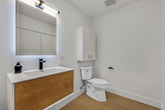 333 Santana Row, San Jose CA: https://media.crmls.org/mediaz/73fe8042-5832-48e9-836c-3e95ec3fb49f.jpg
