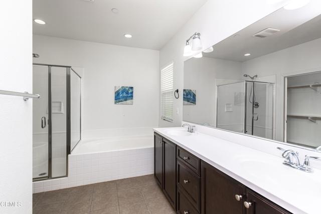 Detail Gallery Image 15 of 28 For 9814 Buckhorn Peak Dr, Bakersfield,  CA 93311 - 3 Beds | 2 Baths