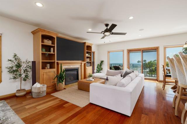 300 N Kalorama Street, Ventura CA: https://media.crmls.org/mediaz/73ffb17f-f97e-4574-a9ed-4c8bc999a073.jpg