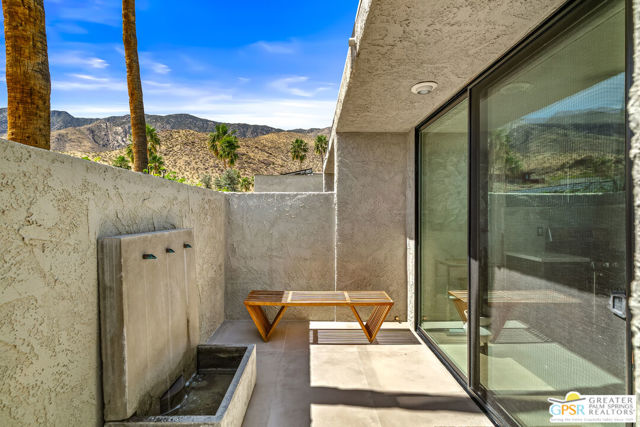 120 E Perlita Circle, Palm Springs, CA 92264
