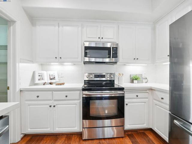 3328 Monaghan St, Dublin CA: https://media.crmls.org/mediaz/74004b3e-e200-4b35-aa59-65be84bf6c24.jpg