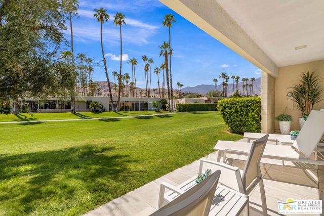 207 Desert Lakes Drive, Palm Springs CA: https://media.crmls.org/mediaz/7400a216-7d9f-4e39-838d-3a2c35ea8a6e.jpg
