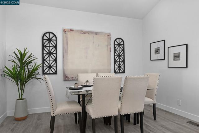 1933 Oak Park Blvd, Pleasant Hill CA: https://media.crmls.org/mediaz/7400d799-4ede-4576-8726-3e0352ae629e.jpg