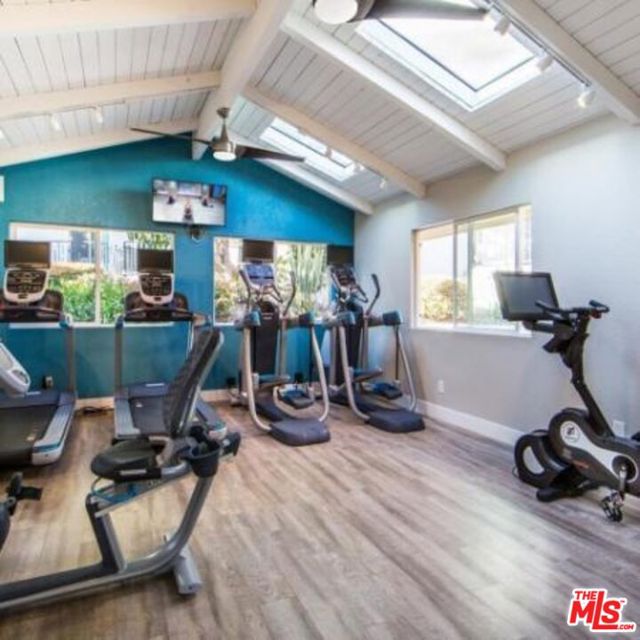 6600 Beachview Drive, Rancho Palos Verdes CA: https://media.crmls.org/mediaz/7400de87-a0b8-409e-839a-0b8c5fa98f26.jpg