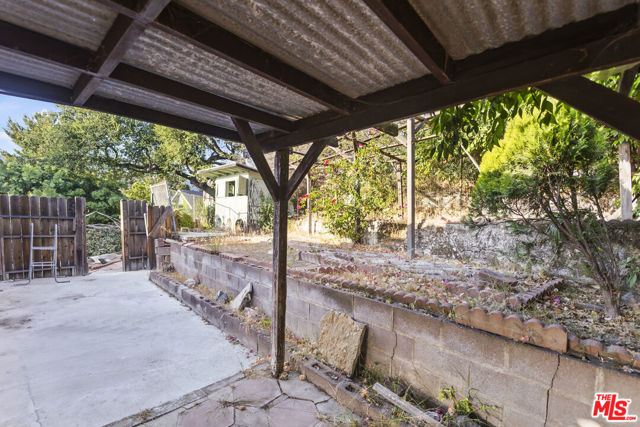4958 Loleta Avenue, Los Angeles CA: https://media.crmls.org/mediaz/7400f1a2-b983-4cf4-b8ec-1cc214f2ab4d.jpg