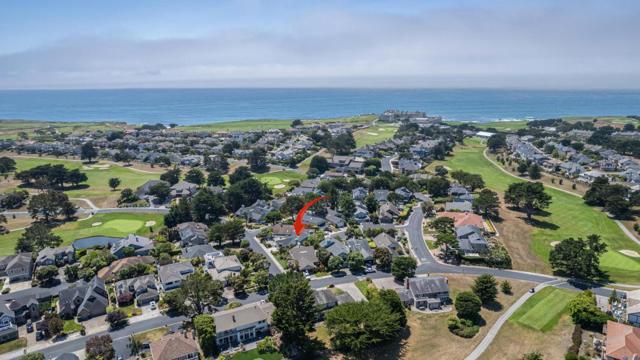 2100 Winged Foot Road, Half Moon Bay CA: https://media.crmls.org/mediaz/74020ddd-649c-4cbc-88d0-7cb29bc01af0.jpg