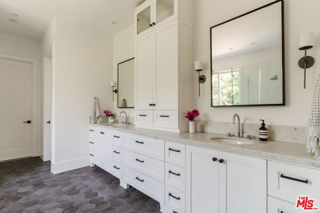 Image 13 of 22 For 141 Saltair Avenue