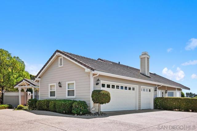1324 Vista Colina Dr, San Marcos CA: https://media.crmls.org/mediaz/7402c6a9-d254-480a-9bbb-0f417c8e9909.jpg