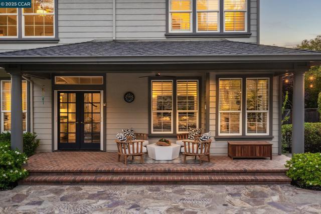 51 Brightwood Cir, Danville CA: https://media.crmls.org/mediaz/7405836b-4eca-4500-bc92-c9404195c423.jpg