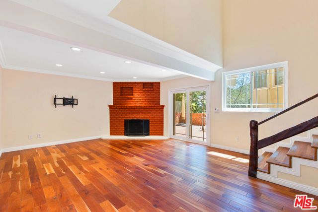4236 Ensenada Drive, Woodland Hills CA: https://media.crmls.org/mediaz/74062c43-f4d8-48a6-abbc-c8160efdc370.jpg