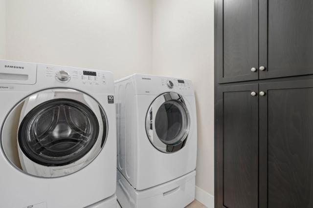 2560 Saffron Way, Mountain View CA: https://media.crmls.org/mediaz/74063296-50bb-49e6-ab85-0e08e1334d89.jpg