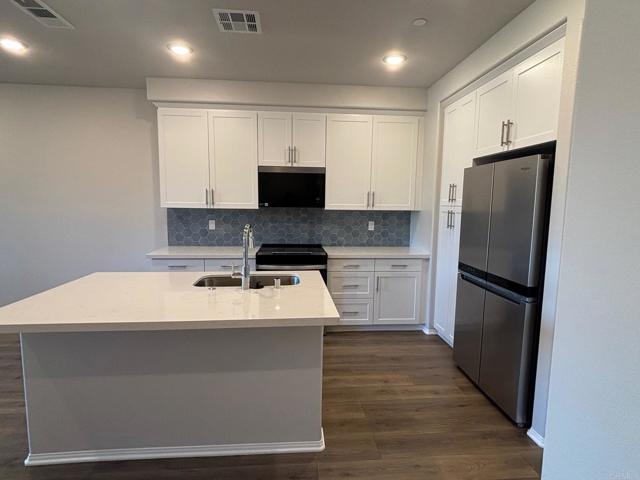 Detail Gallery Image 3 of 26 For 1805 Saltbush Dr, San Marcos,  CA 92069 - 3 Beds | 3 Baths