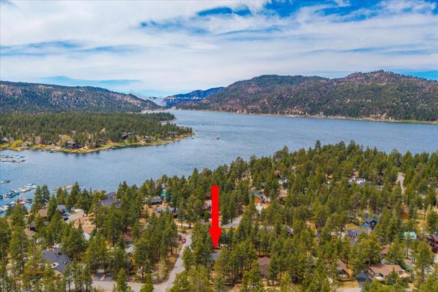 39656 Forest Road, Big Bear CA: https://media.crmls.org/mediaz/7407faf2-581a-45c9-9fa2-a527ce3f5069.jpg