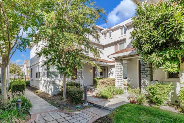 4714 Sandyford Court, Dublin CA: https://media.crmls.org/mediaz/74082910-72cf-4ed3-b112-33af4ebad650.jpg