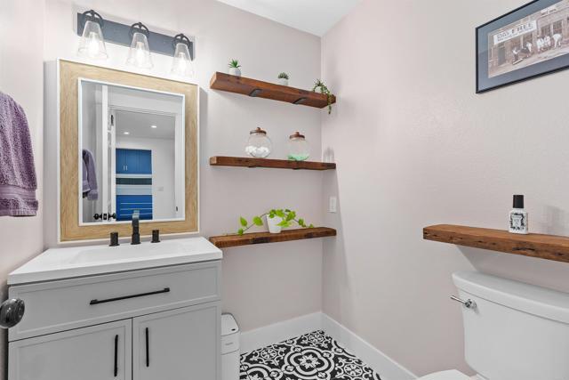 Detail Gallery Image 21 of 48 For 1922 Spyglass Cir, Vista,  CA 92081 - 4 Beds | 2/1 Baths