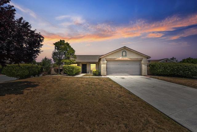 2301 Valley View Road, Hollister CA: https://media.crmls.org/mediaz/7408b5d4-589b-47dc-af9b-f05c29880a49.jpg