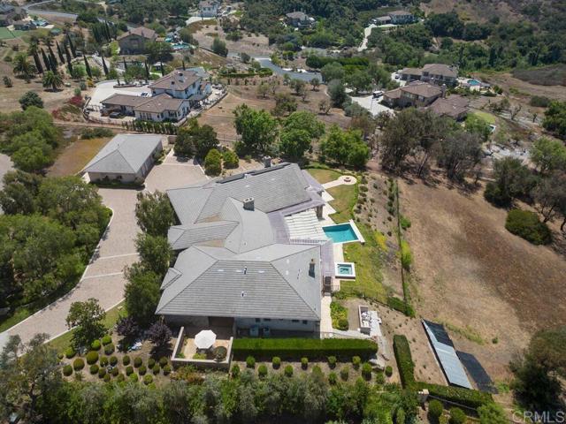 6095 Lake Vista Drive, Bonsall CA: https://media.crmls.org/mediaz/7408d54f-687e-4758-9fb1-62058e242861.jpg