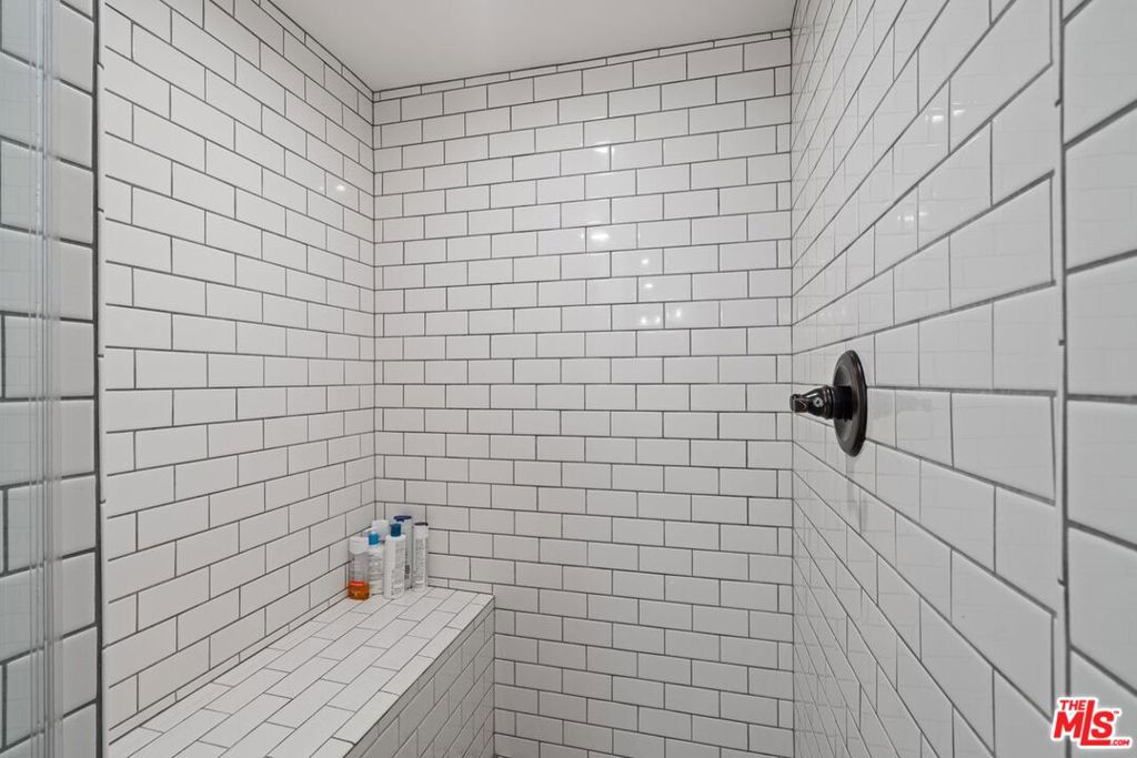 https://media.crmls.org/mediaz/7408eb95-9ee7-41c1-9cc8-aee4380b3171.jpg?preset=X-Large