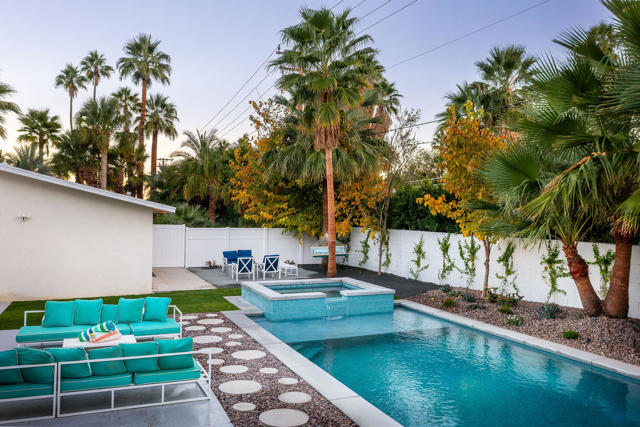 1125 E Sunny Dunes Road, Palm Springs CA: https://media.crmls.org/mediaz/7408f6e8-53c1-4182-b8a5-99cd3e6c0be6.jpg