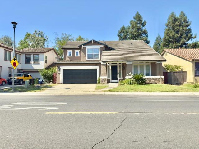 9562 E Park Drive, Elk Grove CA: https://media.crmls.org/mediaz/740909d4-15af-4bc0-ad2f-7b14696dc59b.jpg
