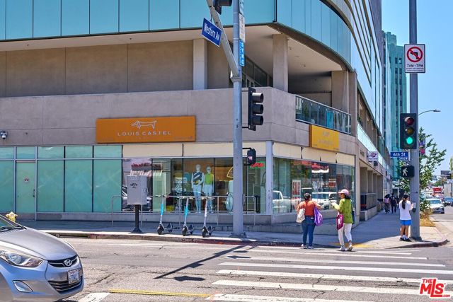 Image 16 of 21 For 3785 Wilshire Boulevard