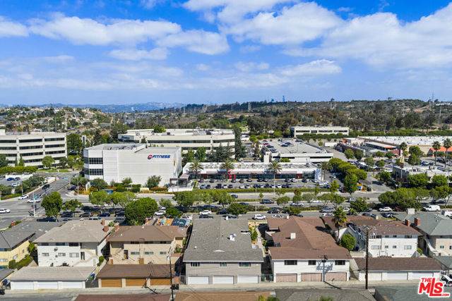 5040 W Slauson Avenue, Los Angeles CA: https://media.crmls.org/mediaz/7409a543-0b7c-482b-adb1-6d884526da80.jpg