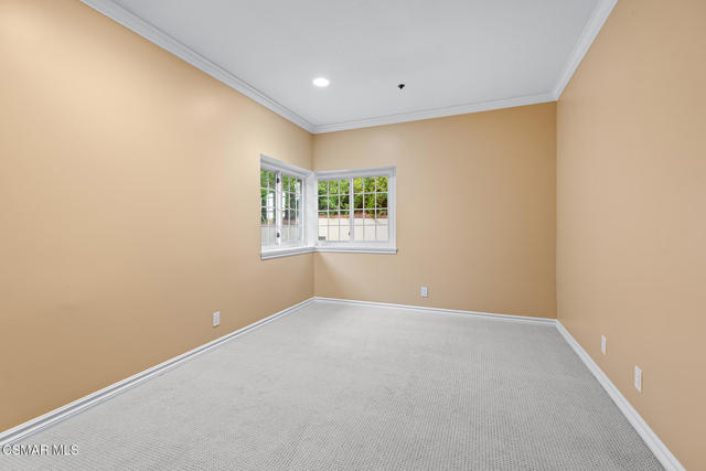 5320 Long Shadow Court, Westlake Village CA: https://media.crmls.org/mediaz/740a2c4e-efbf-4b89-8a51-d429dbec337e.jpg