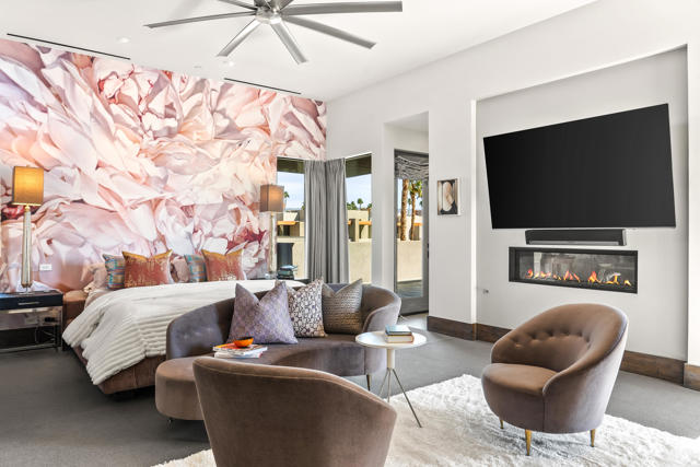 427 N Avenida Caballeros, Palm Springs CA: https://media.crmls.org/mediaz/740b1f8a-5f7b-473c-bfea-55cace82ee71.jpg