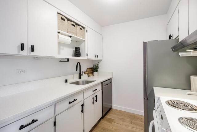 1515 Arc Way, Burlingame CA: https://media.crmls.org/mediaz/740c1206-4774-457e-a455-d99f46574ffa.jpg