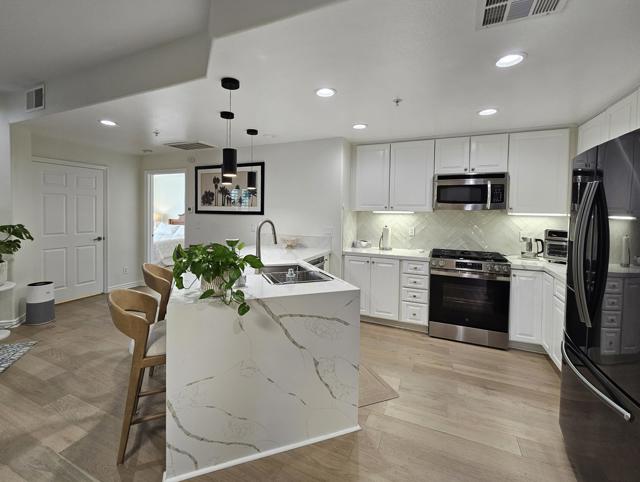 45245 Seeley Drive, La Quinta CA: https://media.crmls.org/mediaz/740c1b2f-1465-492c-8e67-c181e1ee90d7.jpg