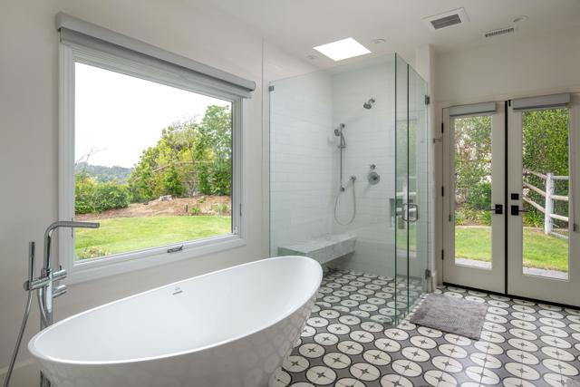 3035 Paseo Cielo, Rancho Santa Fe CA: https://media.crmls.org/mediaz/740c22c7-258d-42d2-ba81-35996930d3c3.jpg
